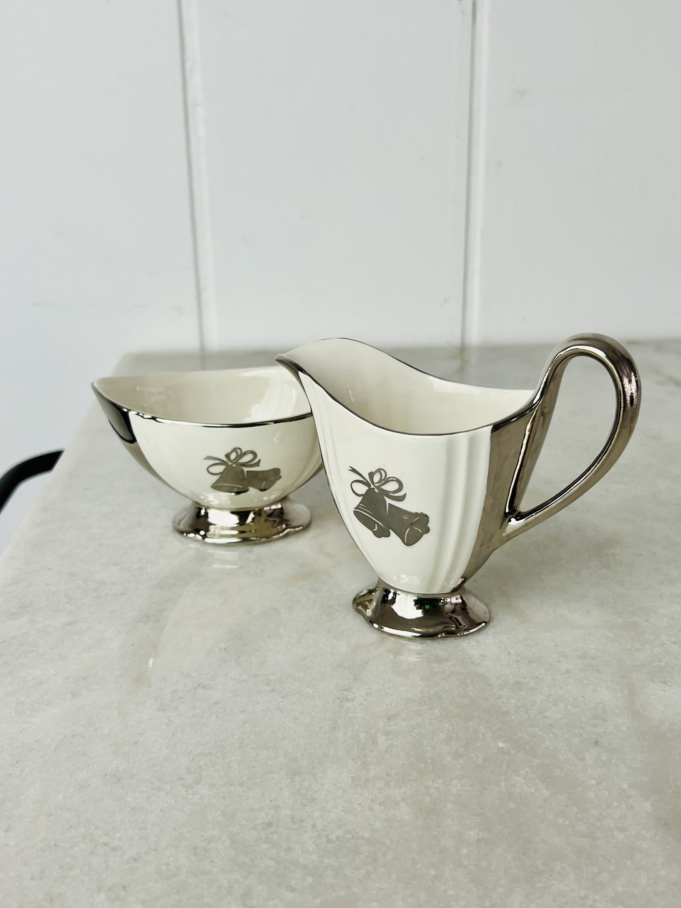 イギリスアンティーク∮リージェンシーウェア社∮Biscuit・Sugar∮セット Vintage Old Royal Bone China Sugar and Creamer Set With Tray