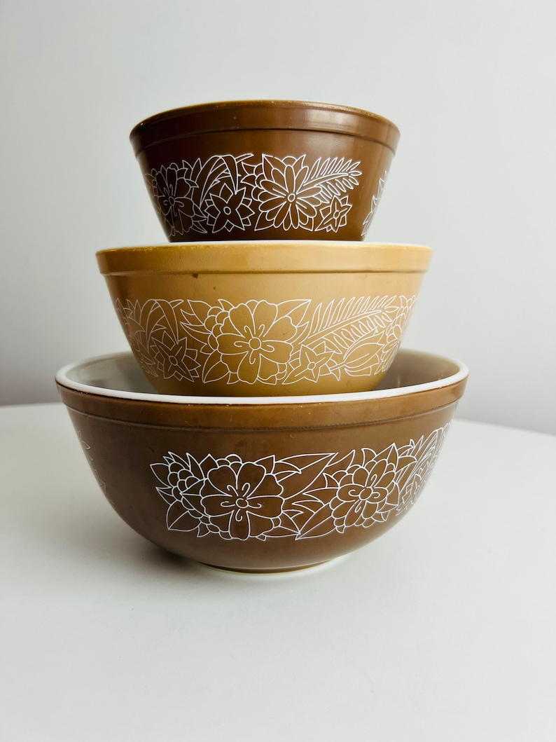 Pyrex Mixing Bowl - Thumbnail 3