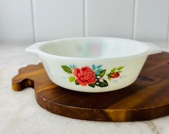 Vintage Rare JAJ Pyrex Glass Casserole Dish, milk glass ‘Cottage Rose’ pattern, vibrant red rose, for serving, farm kitchen decor, England