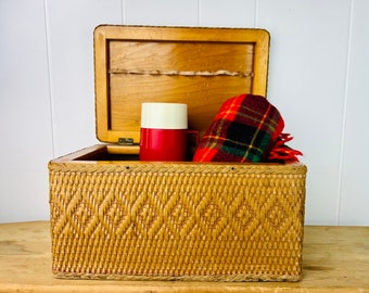 Lovely Medium Fortnum Mason F&M Hamper Wicker Picnic Storage