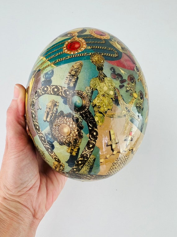 Shell Themed vintage Paperweight (JAS) Shell Themed vintage Paperweight (JAS)