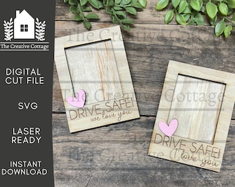 Zestaw Polaroid Car Charm Drive Safe | Zawieszka i klips na osłonę przeciwsłoneczną | Plik SVG | Gotowy do użycia z laserem | Ozdoba