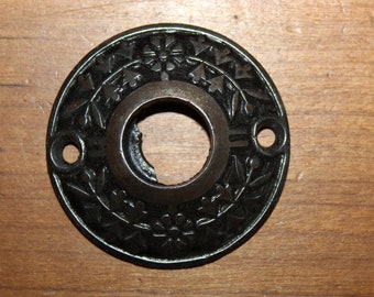 CAST IRON 4 TIER ROSETTE