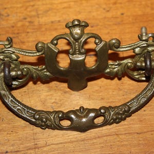 Antique Victorian Ornate 4&quot; Cast Bronze Furniture Drop Bail Drawer Pull  I-32