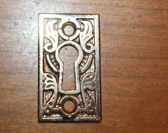 Antique Ornate Cast Bronze Door Knob 1" X 1-3/4" Keyhole Escutcheon CC-62