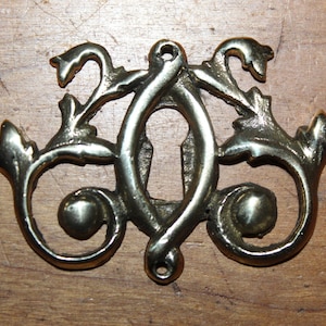 Antique Ornate Cast Bronze Furniture Drawer Curio Keyhole Escutcheon CC-78