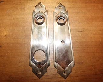 Pair of Art Deco Entry Doorknob Escutcheons Plates in Wrought Bronze S-164