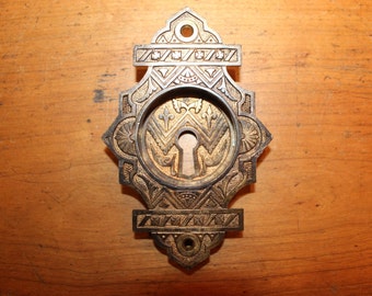 Antique Pocket Door Cast Bronze Keyhole Escutcheon B-37