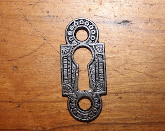 One Small Ornate Antique Cast Iron Curio or Furniture Keyhole Escutcheon CC-110