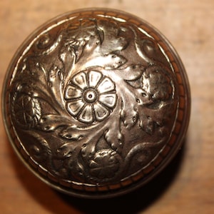 Antique Norwalk H-25600 Italian Renaissance C:1886 Brass/Bronze Doorknob T-163