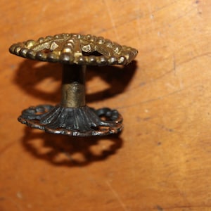Small 1-1/2&quot; Antique Round Brass Bronze Furniture Drawer Dresser Pull I-25