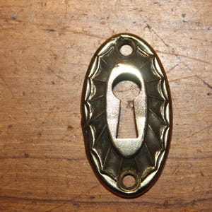 Antique  Brass/Bronze Keyhole Escutcheon Corbin Fitzroy L-1190 C:1914 CC-131-GT