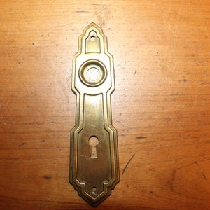 Antique Wrought Bronze/Brass Art Deco? Nouveau? Keyhole Knob Escutcheon B-54