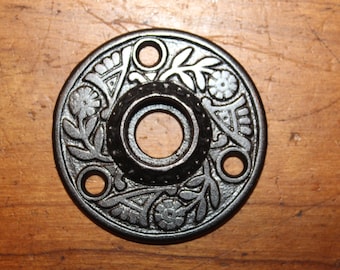 Victorian Antique Ornate Cast Iron Doorknob Rosette EE-90