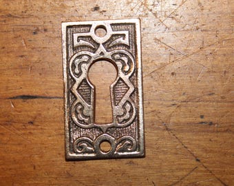 One Ornate Antique Cast Bronze Curio or Furniture Keyhole Escutcheon CC-58