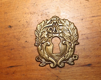 Vintage Cast Brass Bronze Reproduction Door Keyhole Escutcheon  CC-167