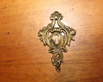 Vintage Cast Brass Bronze Reproduction Door Keyhole Escutcheon  CC-170