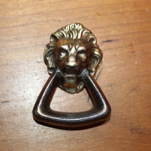 One Antique Cast Bronze Lion&#39;s Head Drawer Drop Bail Handle Pull H-9