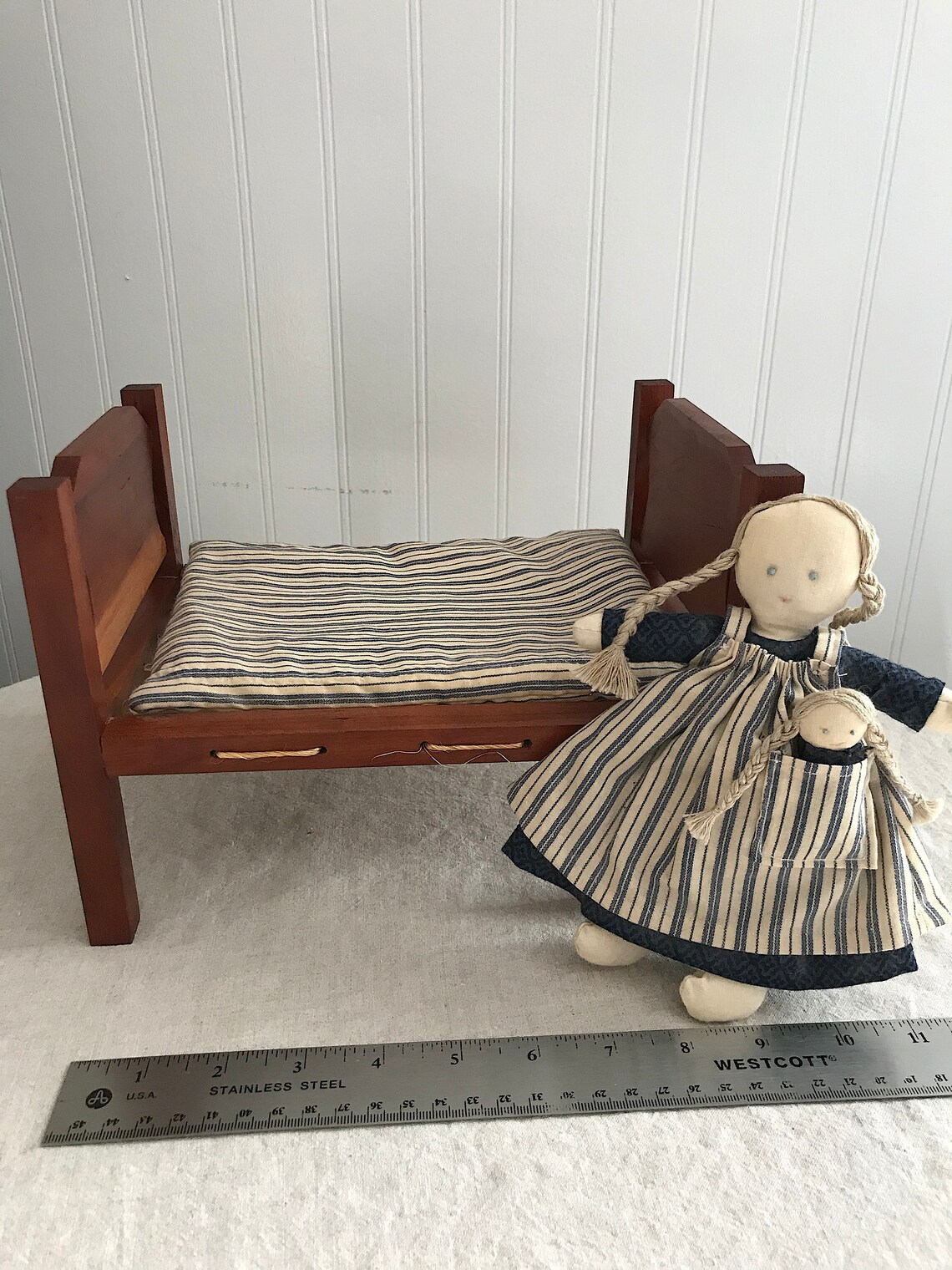 Miniature Cherry Rope Bed and Dolls, Set - Etsy