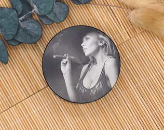 Grinder with personal photo engraving - 4-piece aluminum herb crusher with pollen scraper