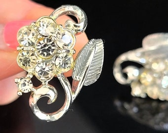 Small crystal flower clip on earrings, Coro clip earrings,crystal clip on earrings,small clip on earrings, swarovski clip ons