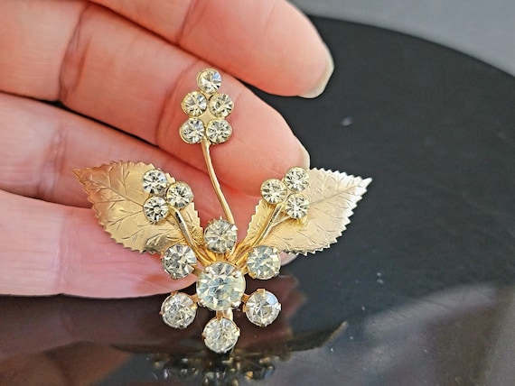 Vintage Clear Sparking Rhinestone Floral Brooch, - image 1