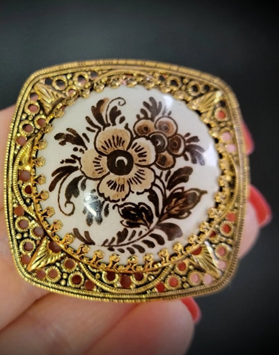 Vintage enamel floral  dome brooch ,Prong Setting 