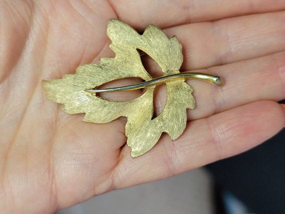 Vintage Gold Texture Maple Leaf Brooch,textured l… - image 5