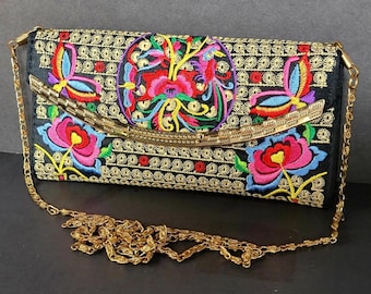 Vintage Embroidered Evening Clutch – Formal Purse with Strap, Floral Embellished Fancy Clutch for Formal Wear & Special Occasions