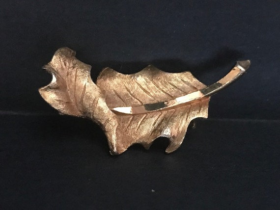 Large Twisted Leaf Vintage Brooch,MAMSELLE gold l… - image 1