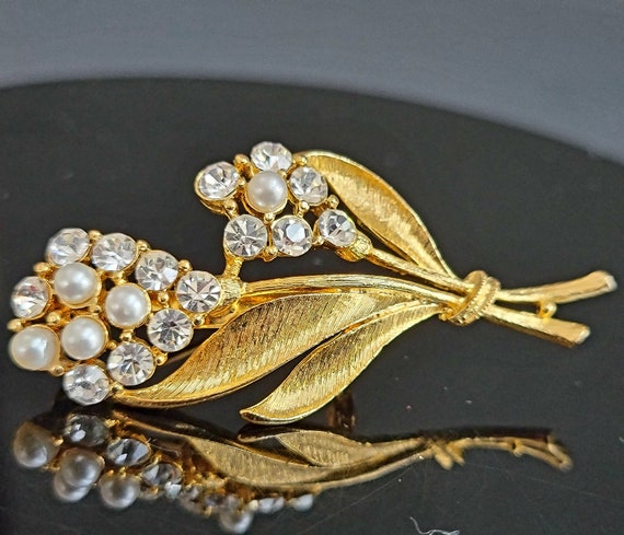 Vintage pearl and rhinestone brooch, Pearl Crysta… - image 7