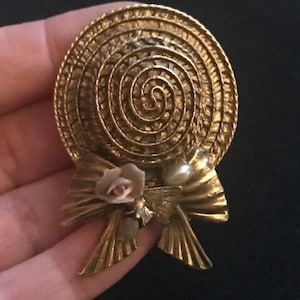 Vintage Gold Hat Brooch, Art Deco Bow Pearl Brooch, Gold Tone Hat Pin,Metal Straw Hat Brooch Pin, hat brooch,textured metal brooch