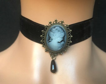 Cameo Necklace Gift for Women, Cameo Jewelry, Velvet choker with cameo,Velvet ribbon choker with cameo