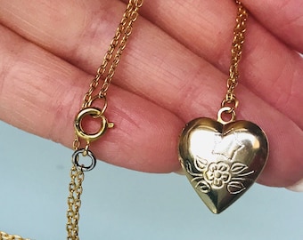 Pequeño medallón vintage dorado con múltiples fotos en forma de corazón, dije conmemorativo, medallón plegable.