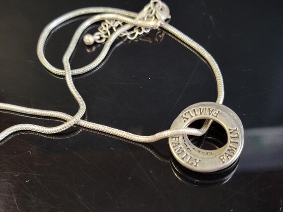 Personalized Interlocking Circle Family Necklace,… - image 7