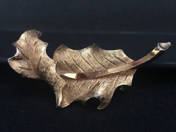 Large Twisted Leaf Vintage Brooch,MAMSELLE gold l… - image 2