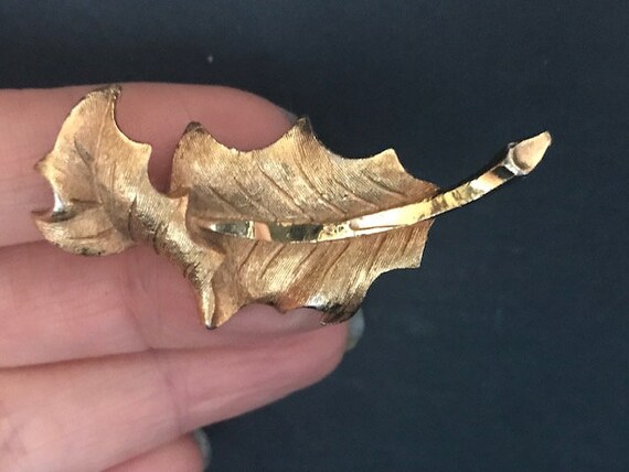 Large Twisted Leaf Vintage Brooch,MAMSELLE gold l… - image 3