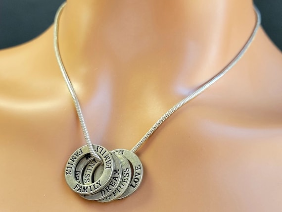 Personalized Interlocking Circle Family Necklace,… - image 10