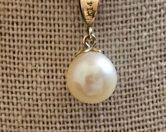 Vintage Akoya 14K Cultured Pearl 7mm. Single Pendent (24-1104-1-6)