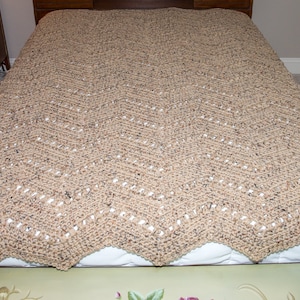 New Hand Crocheted Classic Ripple Design Afghan with Puff Stitch/Extra Thick Double Thread/ L-76&quot; x W-67&quot;-A47