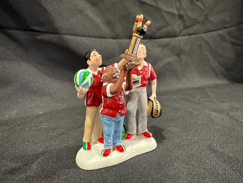 Department 56 Snow Village Figure - Thumbnail 4