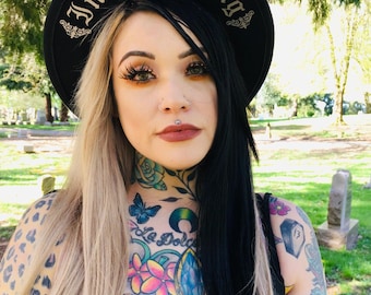 Sombrero vegano de fieltro de ala ancha - sombrero fedora gótico de bruja - "de luto"