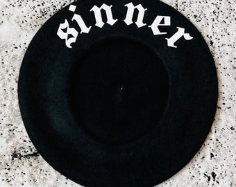 Vegane Baskenmütze – Sinner – Schwarzweiß