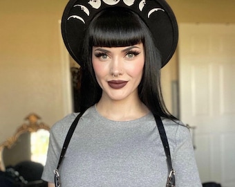 Vegansk filthatt med bred brätte - goth häxhatt med fedora - Månfas