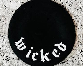 Vegane Baskenmütze – Wicked – S/W