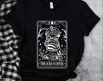 El Tarot del Café Helado - Disponible en camiseta, sudadera, sudadera con capucha, camiseta de tirantes o manga larga