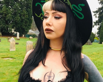 Sombrero vegano de fieltro de ala ancha - sombrero fedora gótico de bruja con serpiente - Ala XL - Medusa