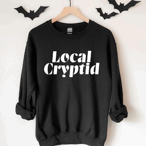 Pull gothique - Pull d'horreur et de sorcières - Pull gothique inspiré des faits divers - Pull cryptide local