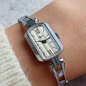 Vintage women's mechanical small rectangular watch, 1980s