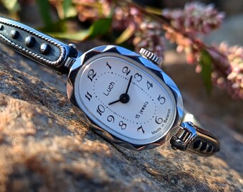 Vintage Small Silver Watch: Mechanical Movement, 1990s Retro Style